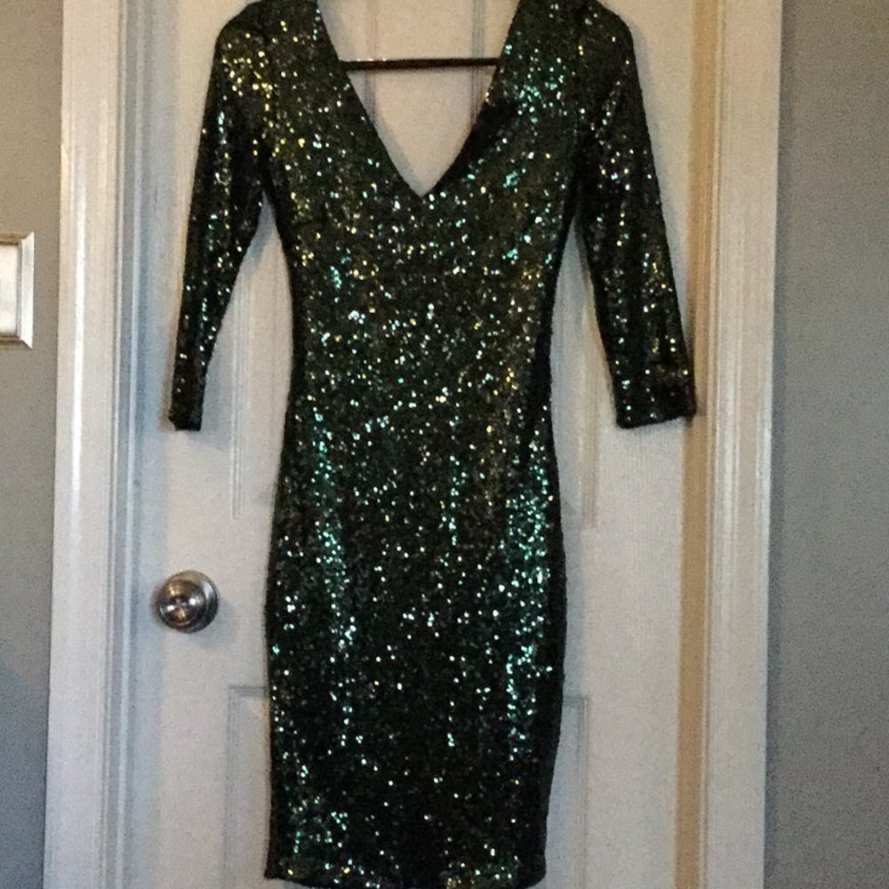 Green fully sequined dress